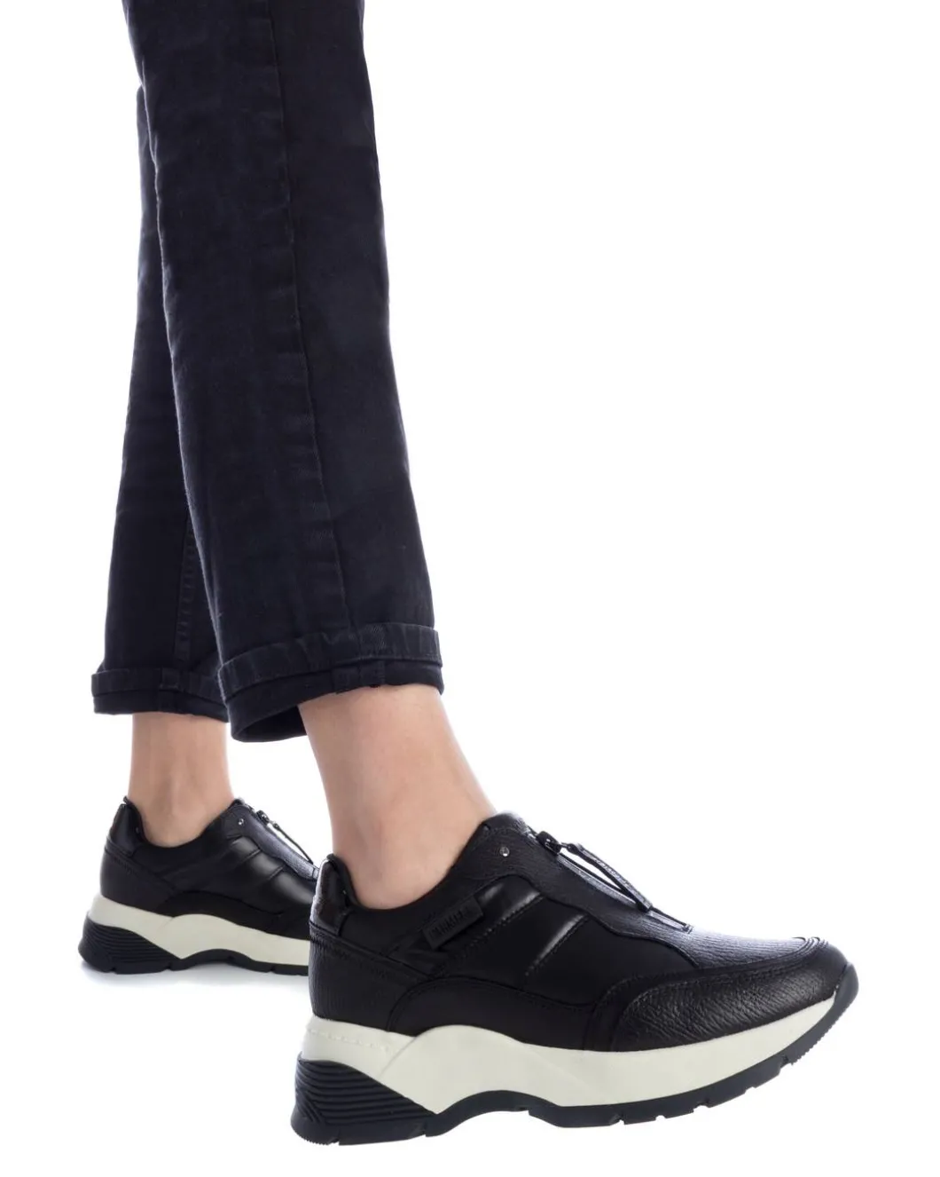 Zapatilla De Mujer Carmela 16116701