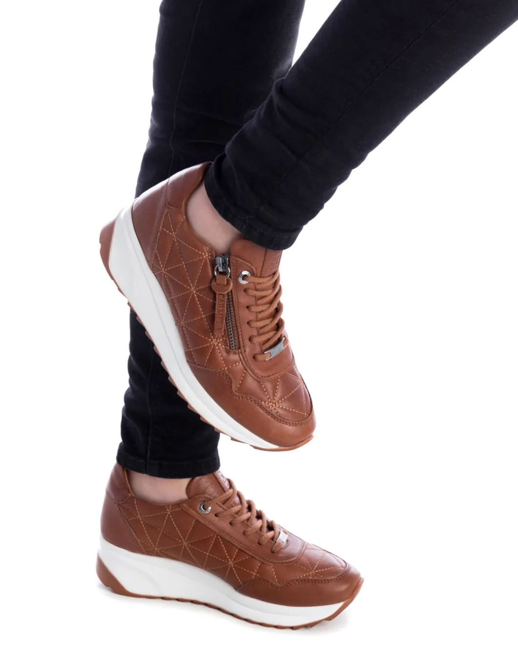 Zapatilla De Mujer Carmela 16020903