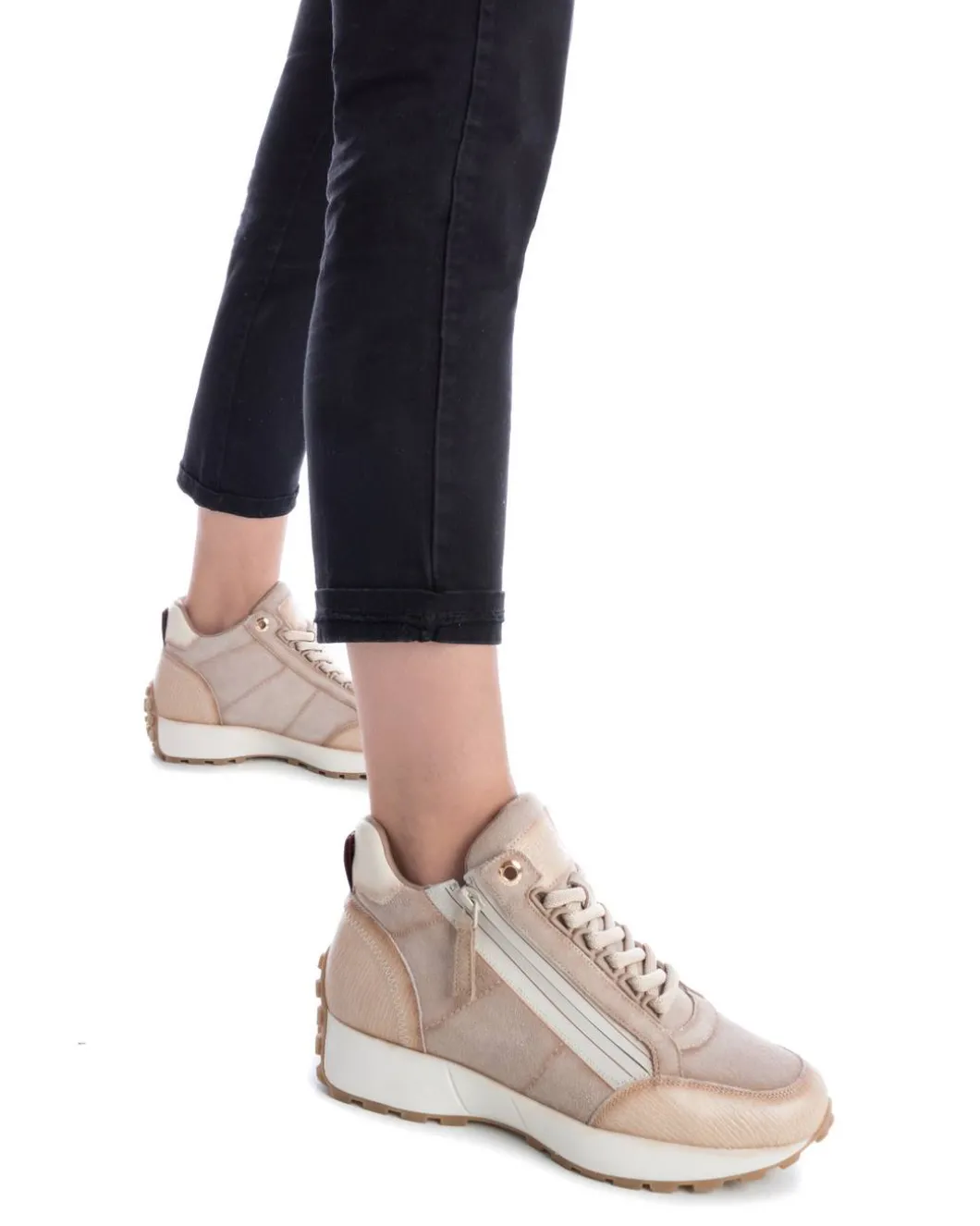 Zapatilla De Mujer Carmela 16088102