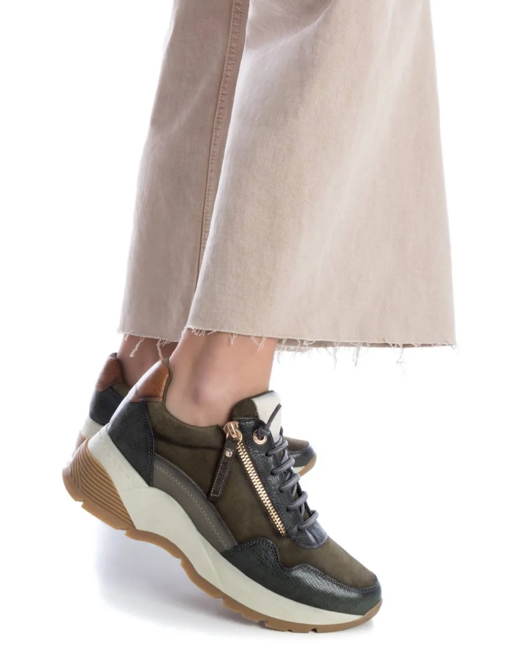 Zapatilla De Mujer Carmela 16105901