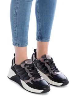 Zapatilla De Mujer Carmela 16015401