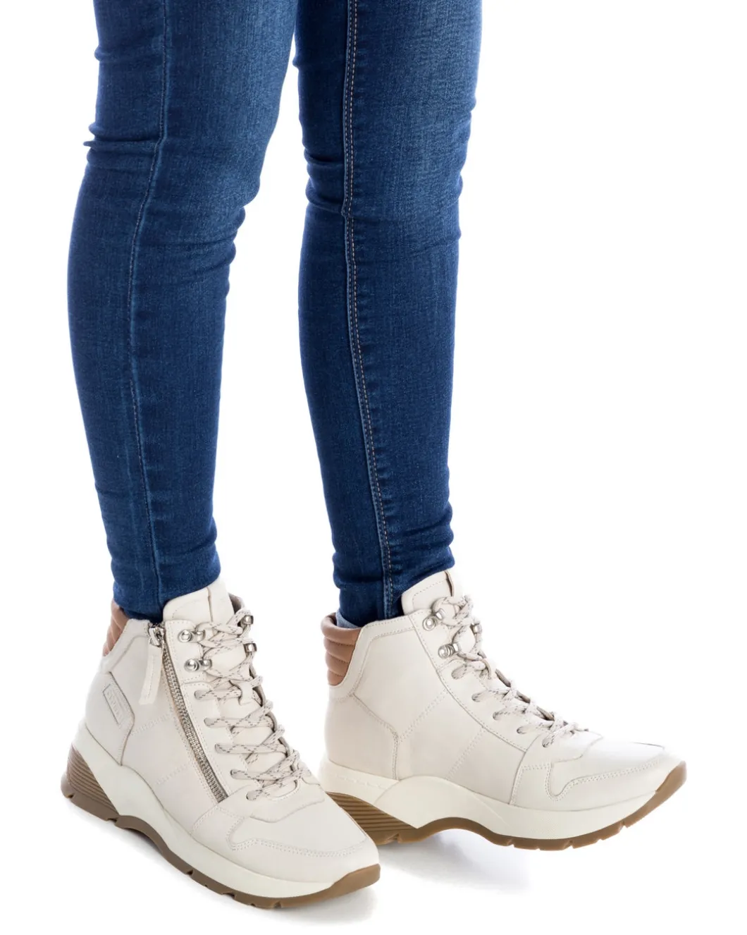 Zapatilla De Mujer Carmela 16022102