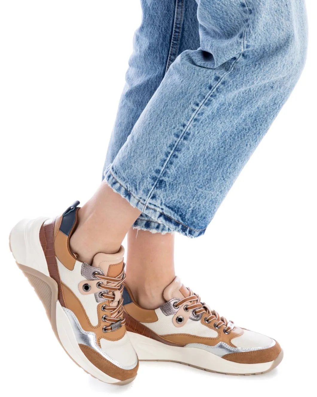 Zapatilla De Mujer Carmela 16025904