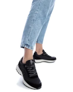 Zapatilla De Mujer Carmela 16117403