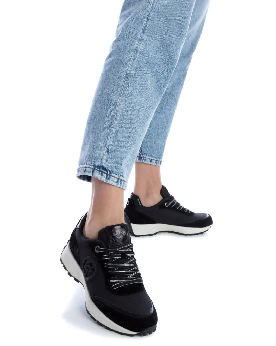 Zapatilla De Mujer Carmela 16117403
