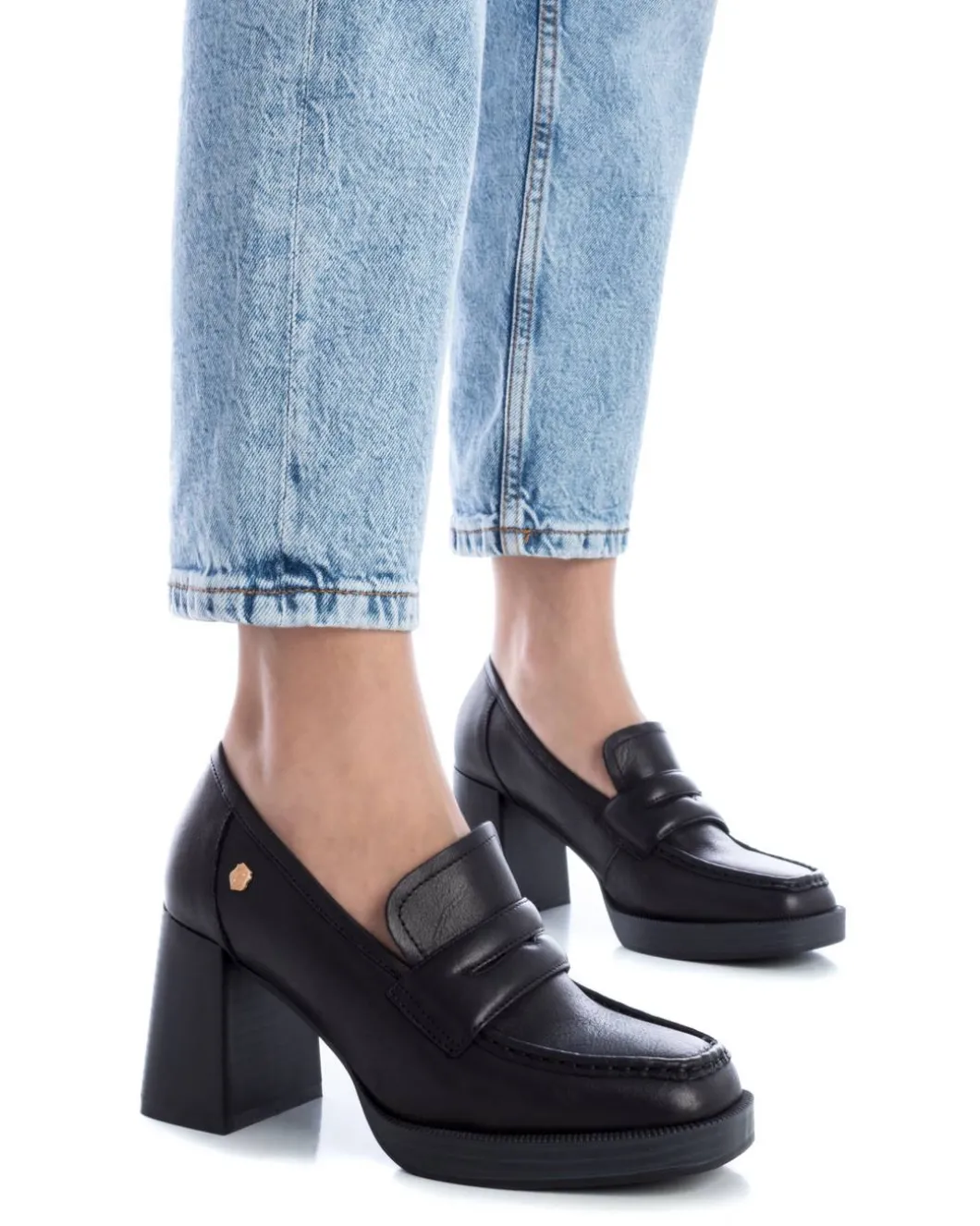 Zapato De Mujer Carmela 16121803