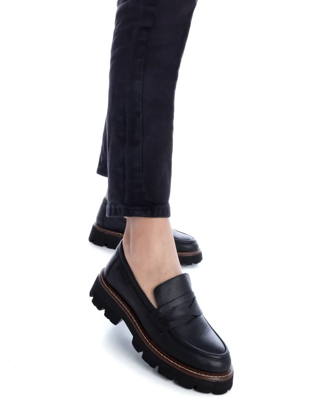Zapato De Mujer Carmela 16114601
