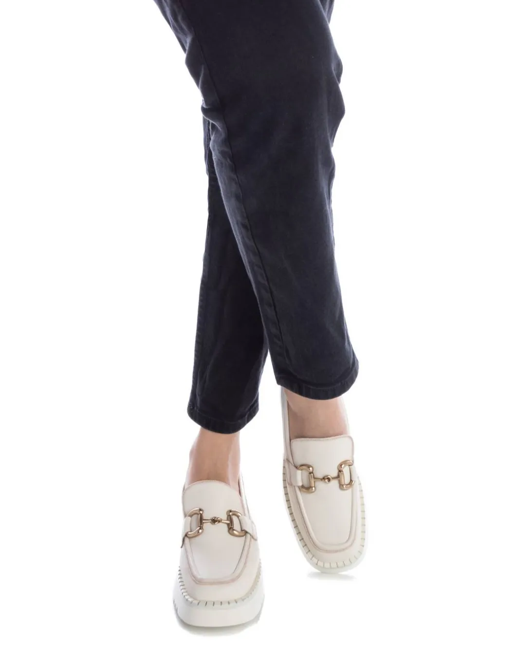 Zapato De Mujer Carmela 16116302