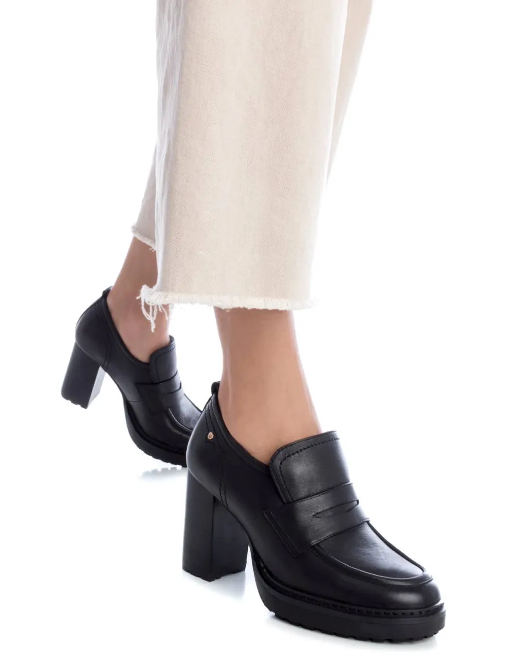 Zapato De Mujer Carmela 16098301